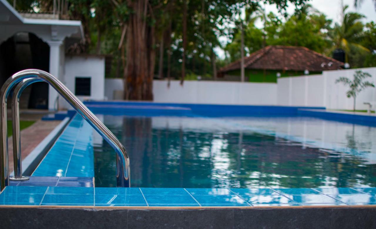 Mrd Beach Hotel Trincomalee Exterior photo